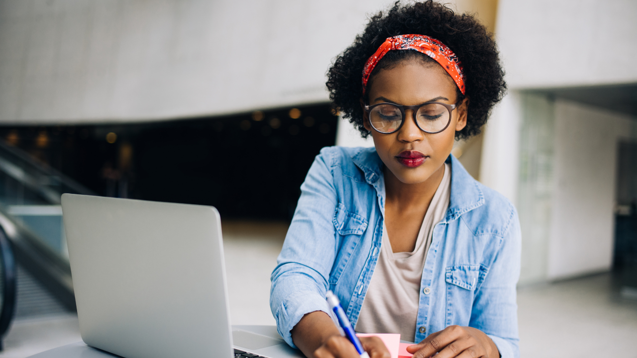 coach using ai in her business